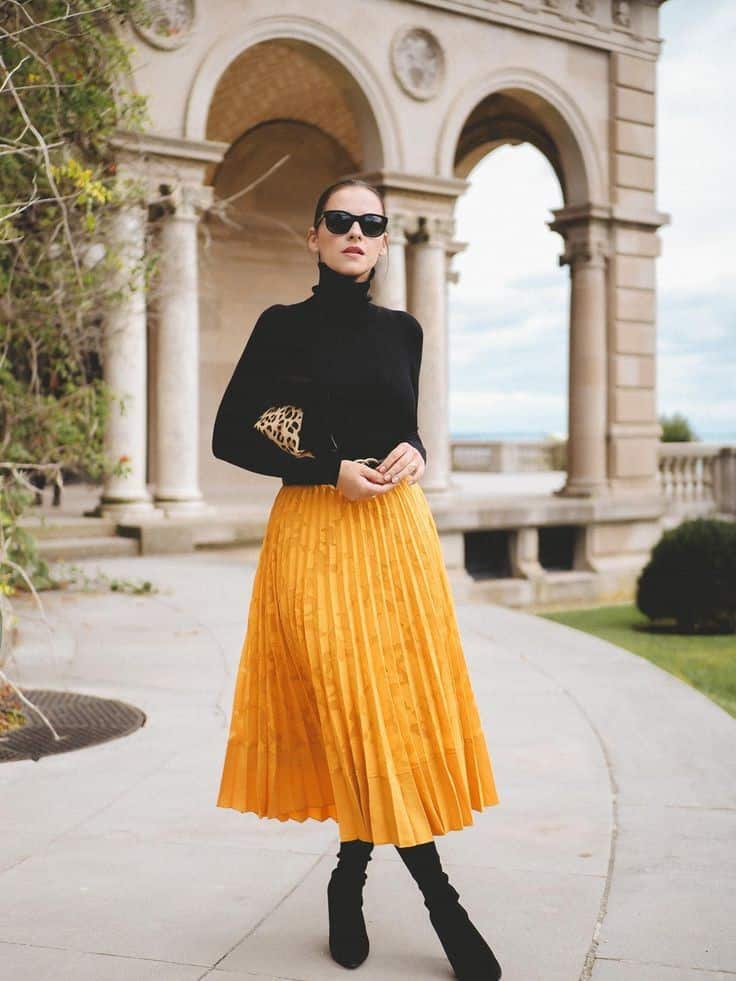 16 – Combination Of Turtleneck And Skirt