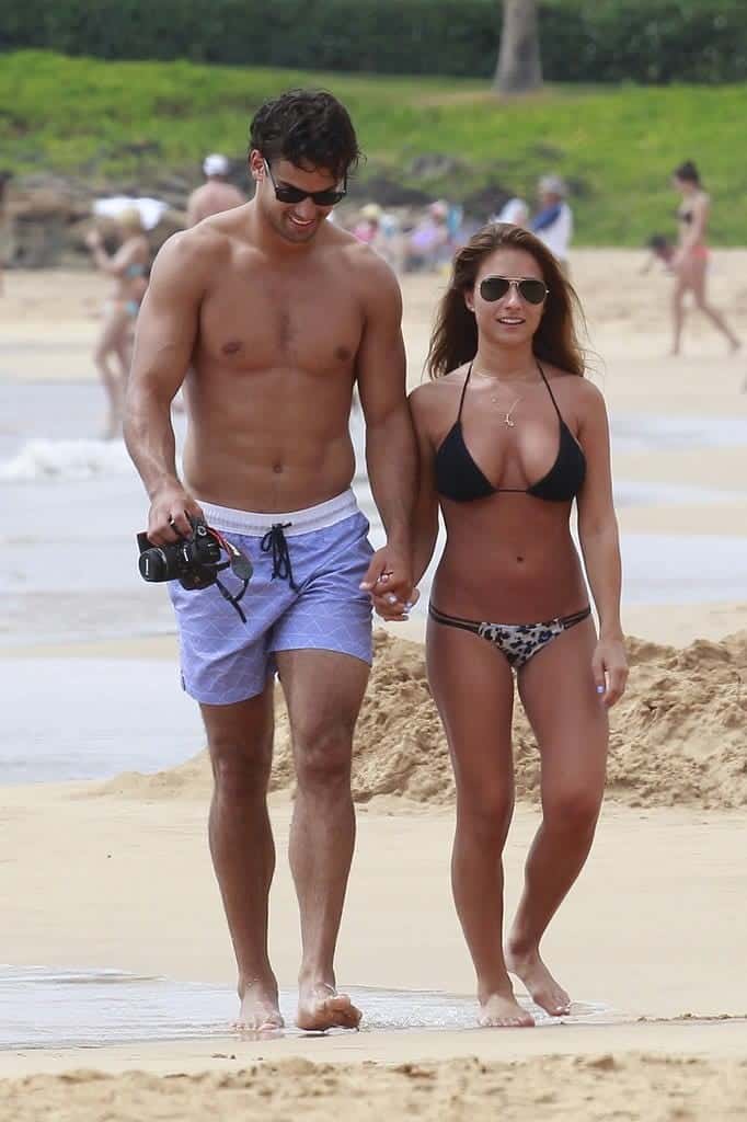 ↓2-  Eric Decker and Jessie James