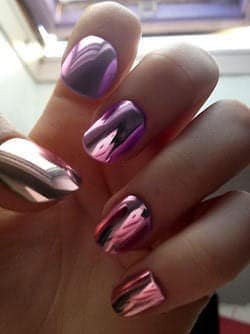 19 – Holographic Nails