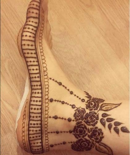 ↓ 36 – Foot Side Henna