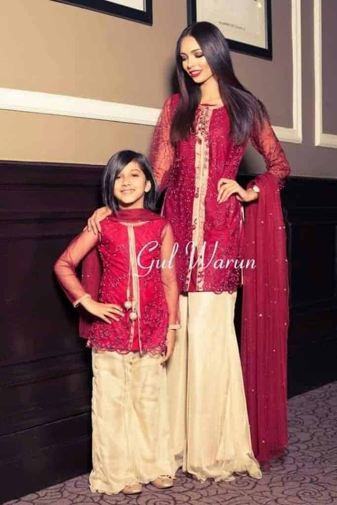 ↓ 4 – Twinning Gharara Outfit