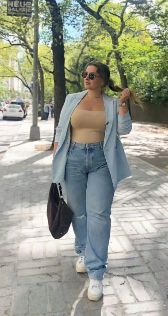 6 – sky blue blazer with skin tank top and high-waisted jeans