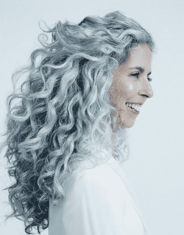 ↓ 5 – Long Hairstyles for Women Over 50 Gray Hair