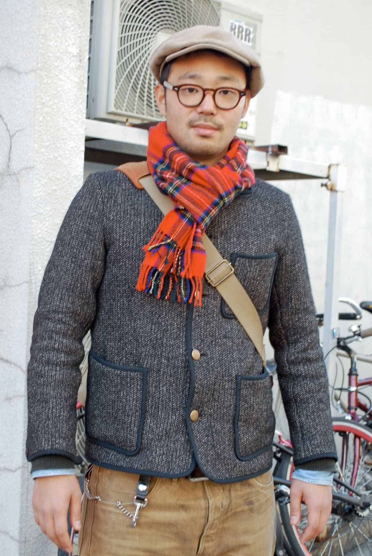 ↓ 33 – Plaid Scarves