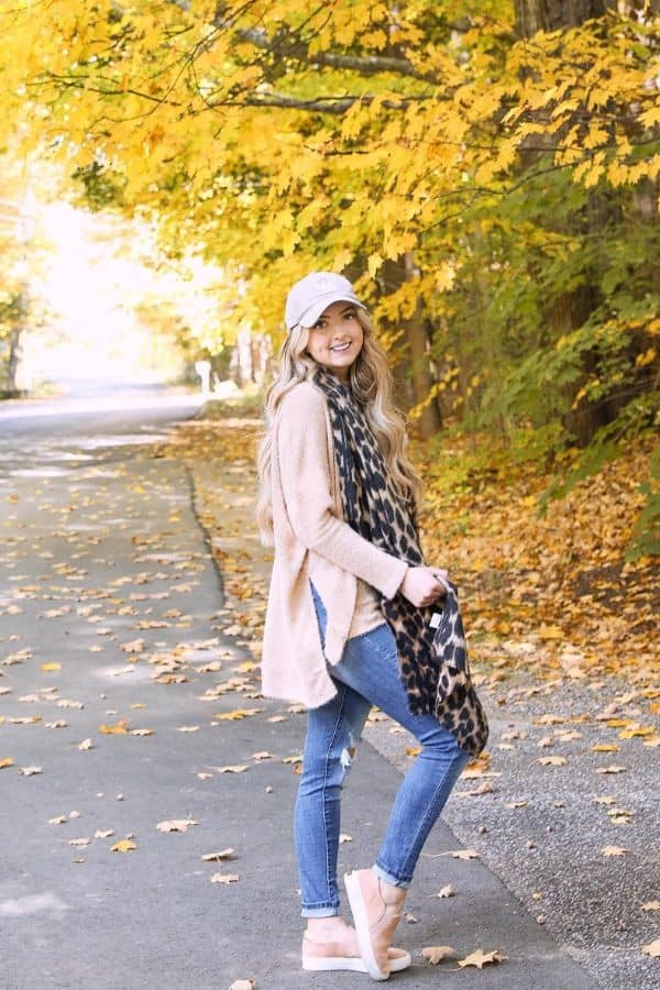 Stylish Outfit Ideas with Scarves