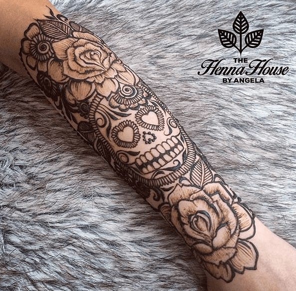 ↓ 8 – Henna Tattoo