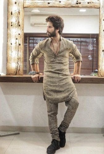 ↓ 04 – Round Edges Mid-length Kurta Pajama