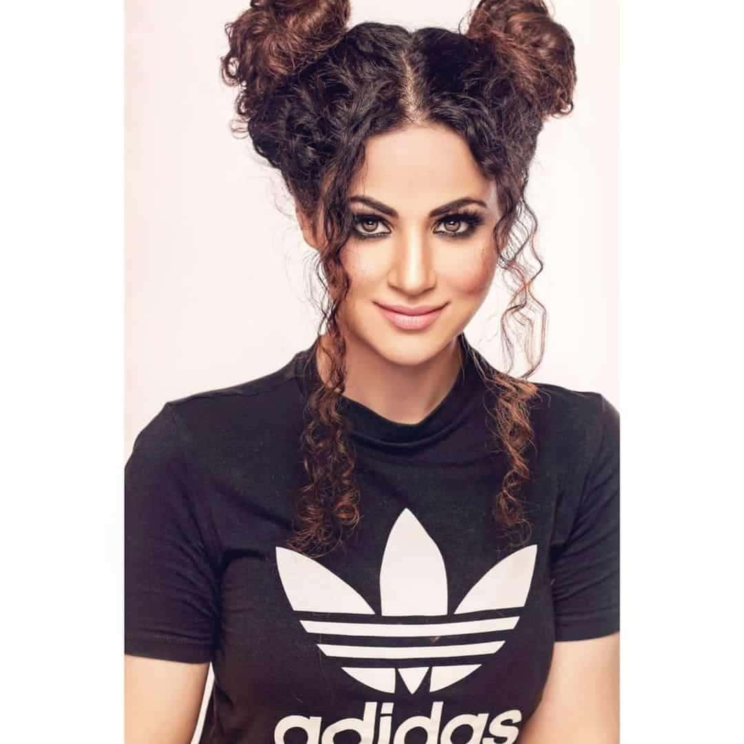 ↓ 17 -Two-sided Bun With Curly Hair