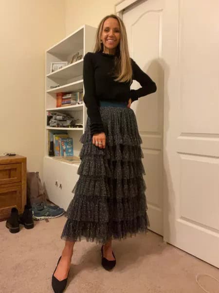 7 – Long-Sleeved Black Mock Neck With Elastic High-Waisted Layered Long Skirt