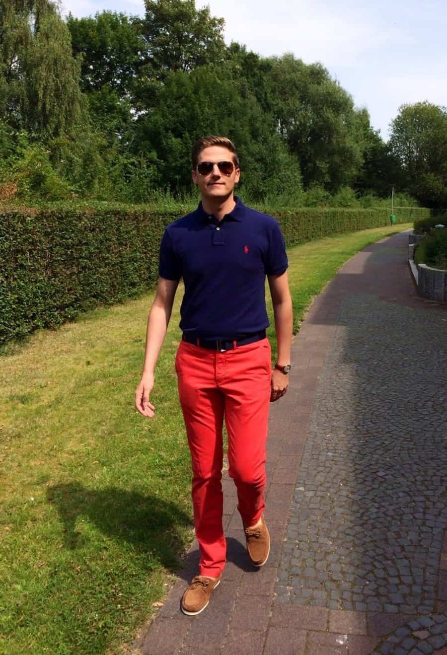 ↓ 6 – With Red Jeans