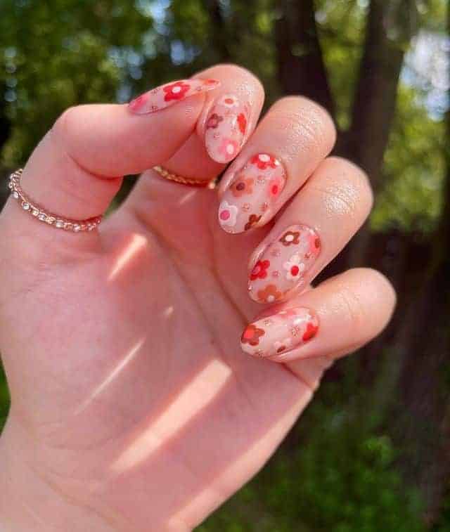 ↓ 24 – Floral Manicure Ideas for Short Nails