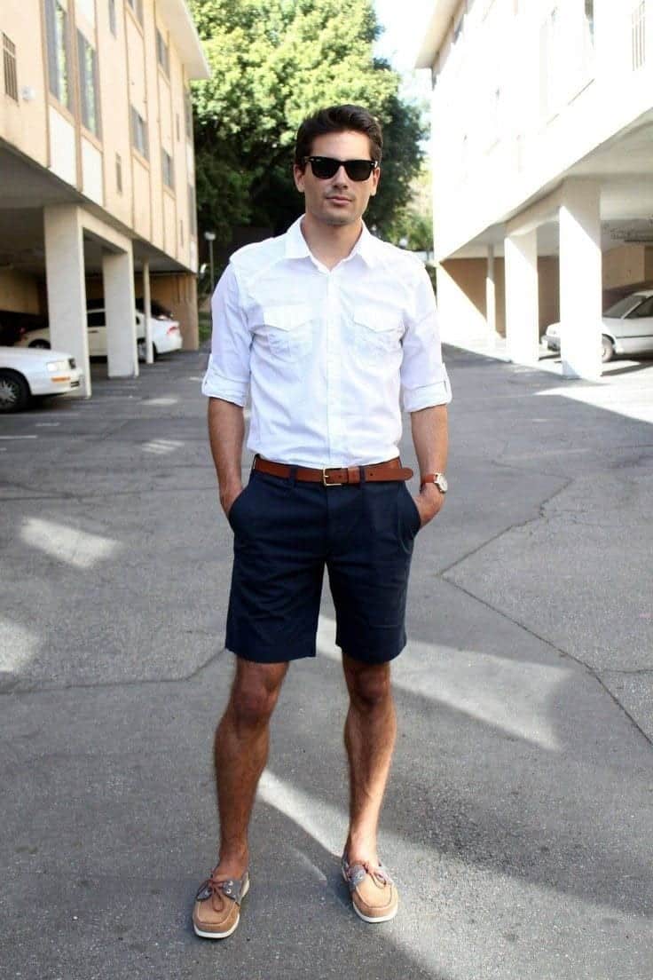 ↓ 11 – How to Wear White Shirt with Shorts