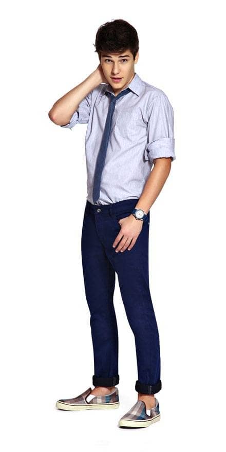 ↓ 14 – Formal Summer Wear With Tie and Rolled Up Shirt