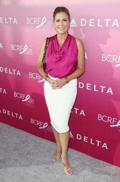 ↓ 3 – Rita Wilson In Pink