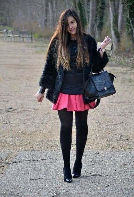 ↓ 5 – How To Wear Skirts In College