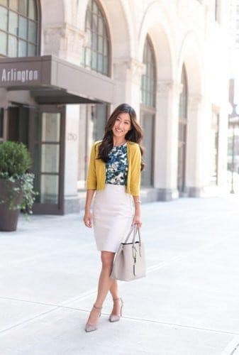 ↓8. TRENDY FLORAL SHIRT WITH SHORT SKIRT