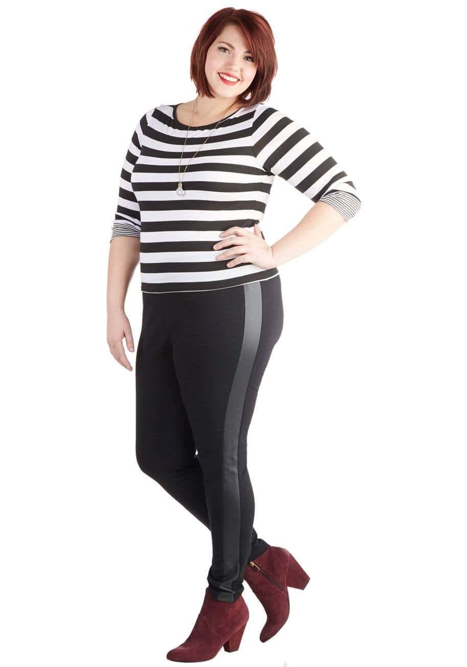 ↓3 – Black And White Leggings