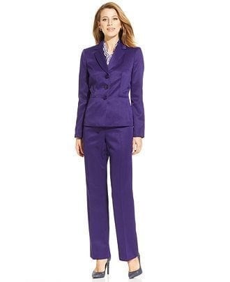 ↓ 1 – Comfortable Pant Suit for Working Women