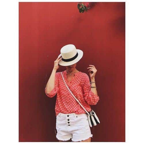 ↓ 6 – Coral And White