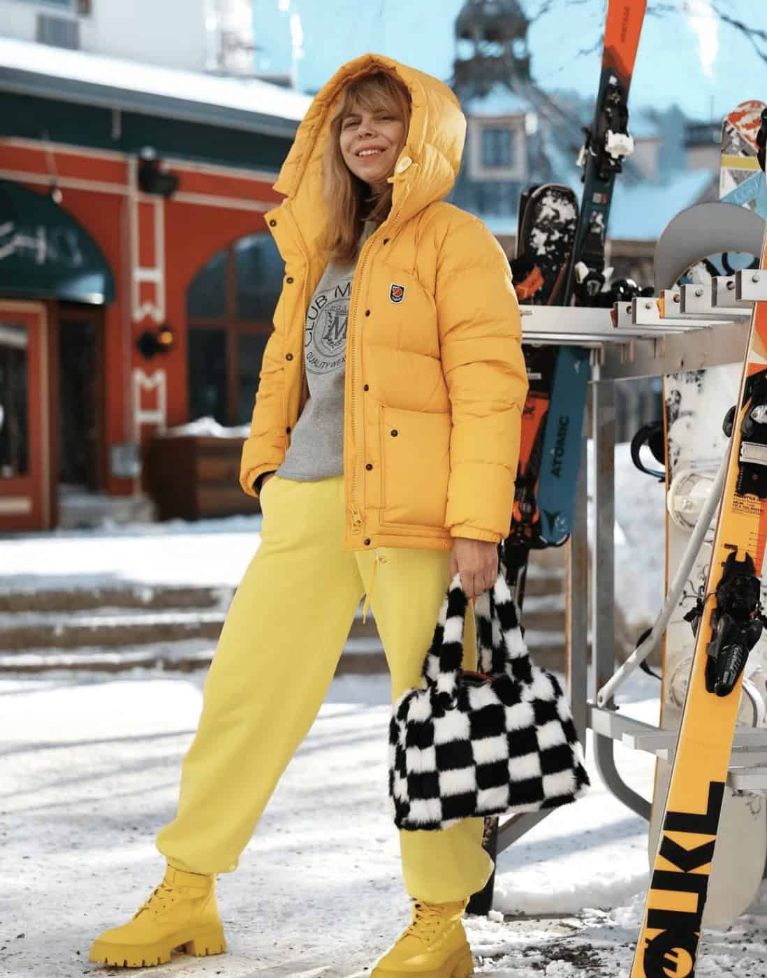 27 – Yellow Ski Resort Outfit