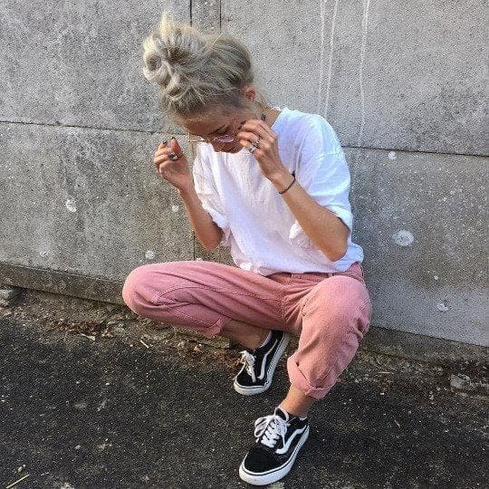 ↓19 – With Colored Pants