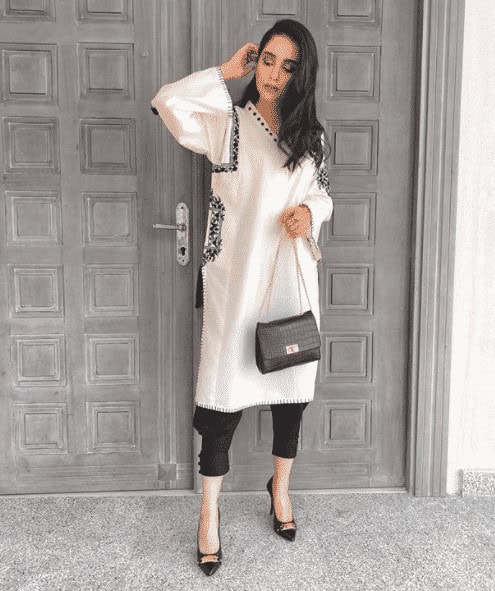 ↓22 – Elegant Monochromatic Kurta Looks