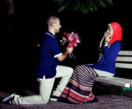 ↓ 40 – Guy Proposing To his Muslim Girlfriend For Marriage