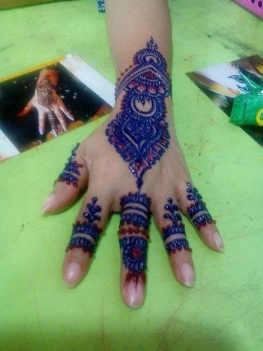 ↓ 30 – Party Mehndi