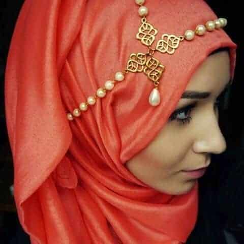 ↓ 4 – Hijab Accessories