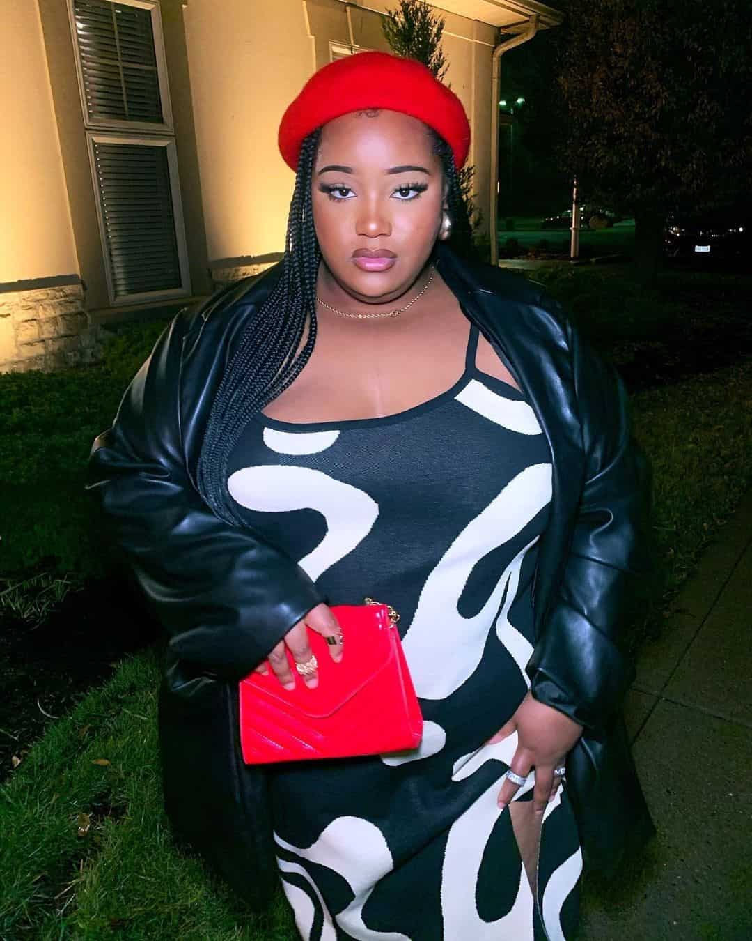 15 – Christmas Party Outfits for Curvy Women