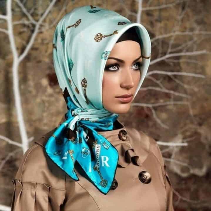 ↓ 1 – Silk hijab