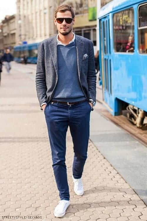 ↓ 14. Men’s Casual Fall Fashion for Travelling