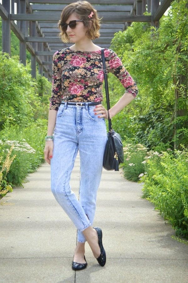 ↓ 2. High Waisted Denim Outfit