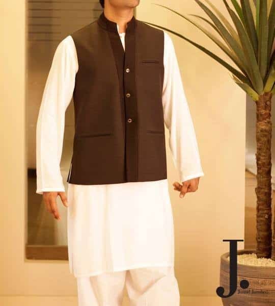 ↓ 13 – What Waistcoat To Wear With White Shalwar Kameez?