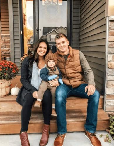 3 – Autumnal Inspired Family Photoshoot (Pregnant Mama)