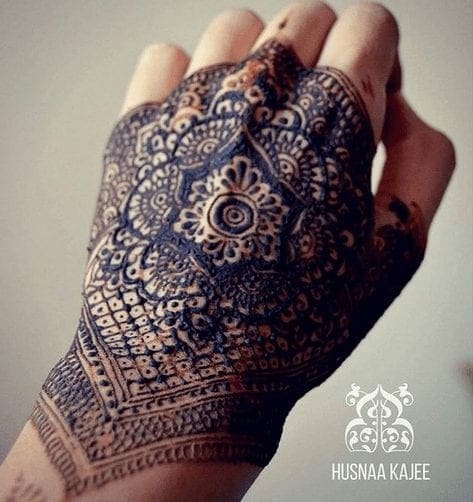 ↓ 12 – Mughal Glove