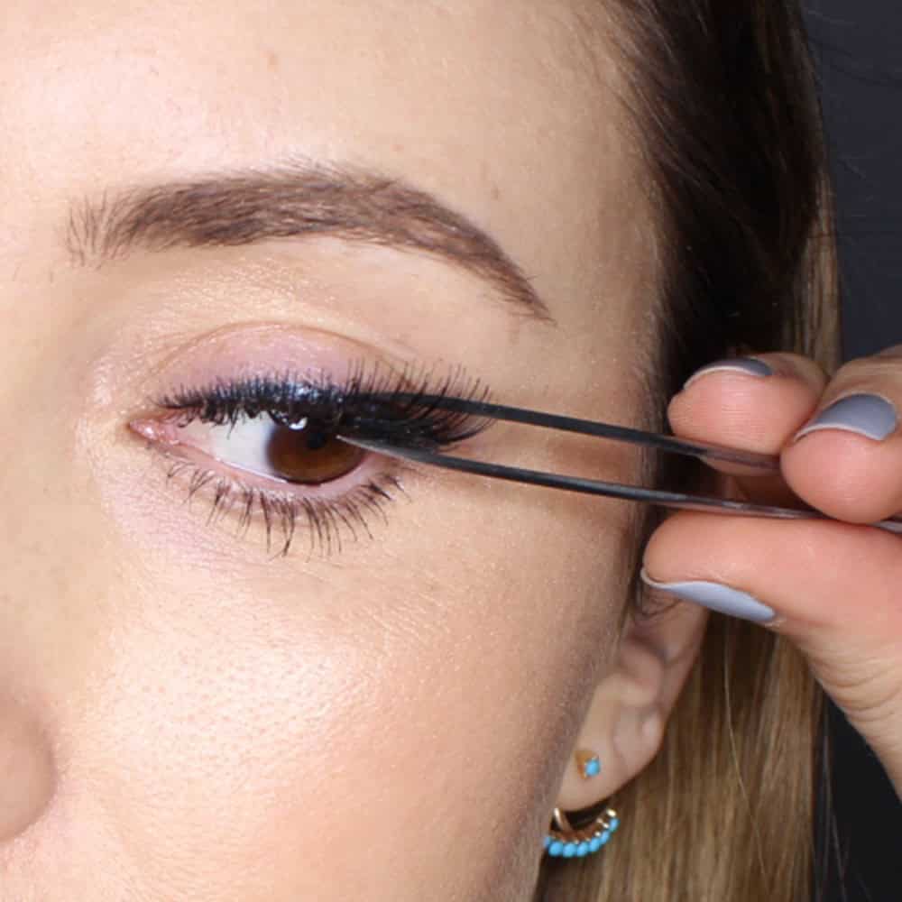 STEP 6: Blending the Lashes