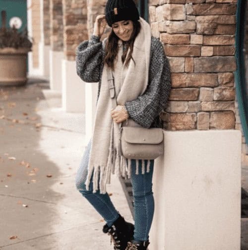 5 – Chunky Woolen Sweater With Distressed Scarf