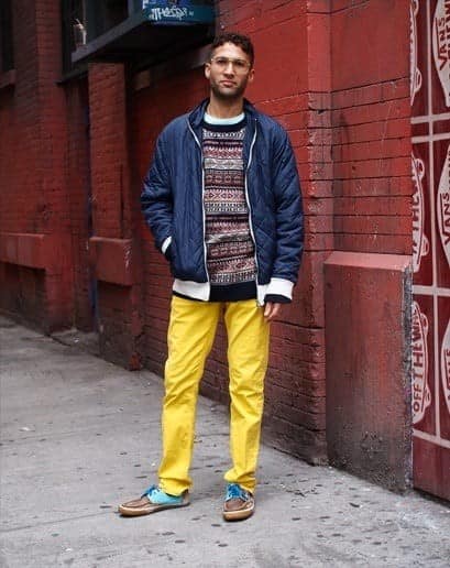 ↓ 4 – Color Combinations with Yellow Pants