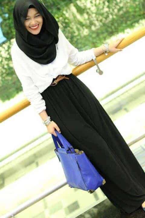 ↓ 14 – Wear your Hijab With Maxi To Look Tall