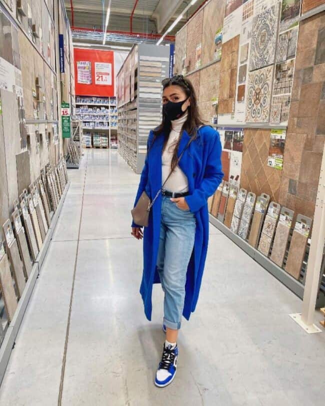 8 – Long Electric Blue Trench Coat Over A Casual Base Oufit