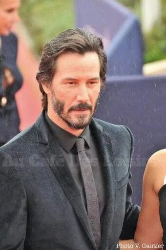 31 – Keanu Reeves Patchy Beard Look