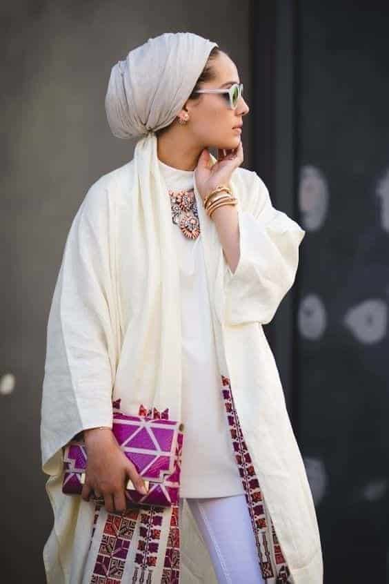 ↓ 4. Neutral Shades of Pashmina for Daywear