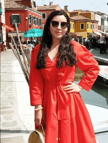 ↓ 11 – Outfit For Venice Boat Ride