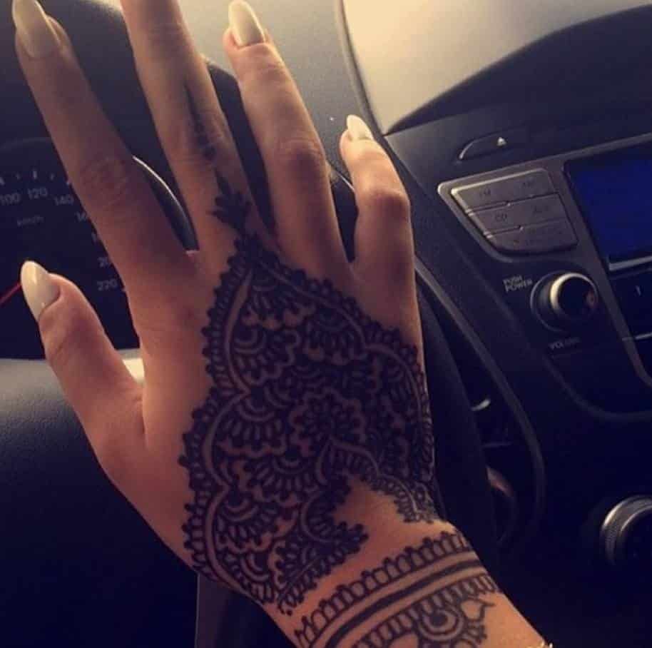 ↓ 1 – Classic Henna